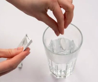 泡腾片直接含着吃暗藏窒息风险，苯胺成分需警惕